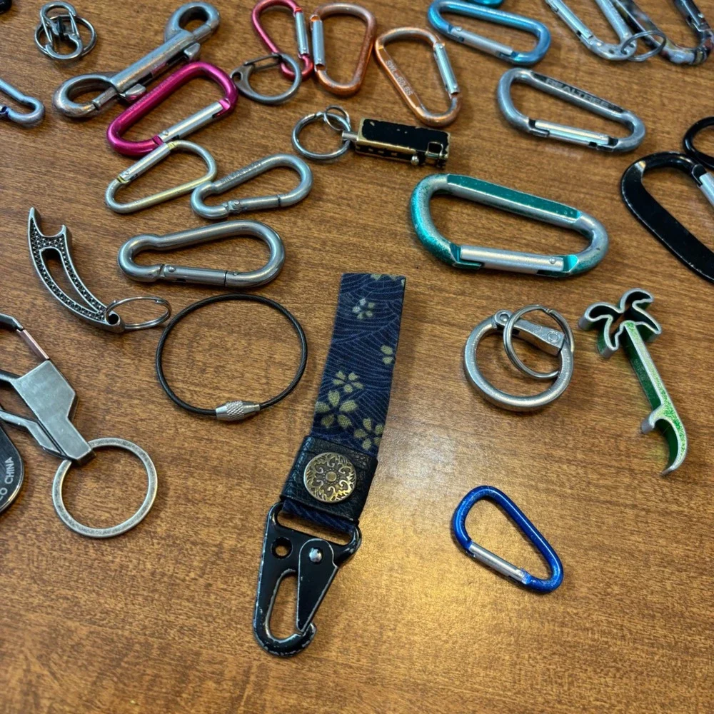 Mixed Color Aluminum Carabiner Key & Card Holder Set